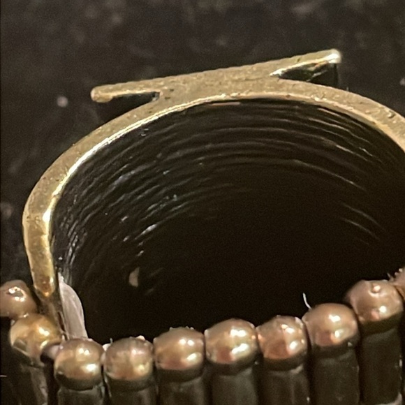 Size 6.5 Modernist gold tone ribbed wide stretch statement ring - Picture 8 of 12